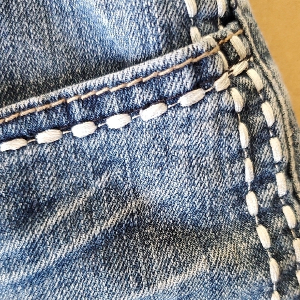 Earl Jeans Blue Denim Shorts with White Accents - Picture 4 of 11